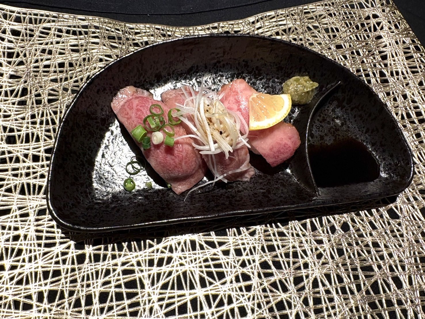 飛騨牛３種握り